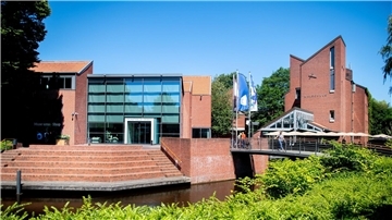 „Die Schönheit der Dinge“ ist den ganzen Sommer über bis November in der Emder Kunsthalle zu sehen.
