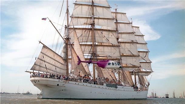 Die „Sedov“ bei der Sail 1995 in Bremerhaven. Die Sail 2020 musste wegen Corona abgesagt werden, geplant ist jetzt eine lütte, also eine kleine, Sail.