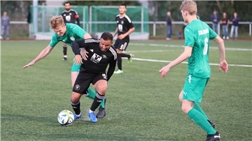 SG Burhave/Stollhamm gegen TuS Varel in der 1. Fußball-Kreisklasse