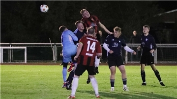SG Schwei/Seefeld/Rönnelmoor gegen den Heidmühler FC II in der 1. Fußball-Kreisklasse