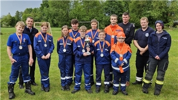 Die Siegermannschaft von der Jugendfeuerwehr 27446 Ost.