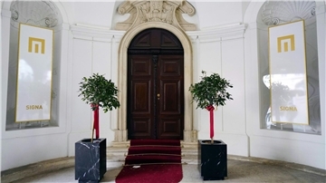 Die Signa Holding GmbH des österreichischen Immobilien- und Handelsunternehmers René Benko mit Sitz in Innsbruck und Wien hat im November Insolvenz angemeldet.