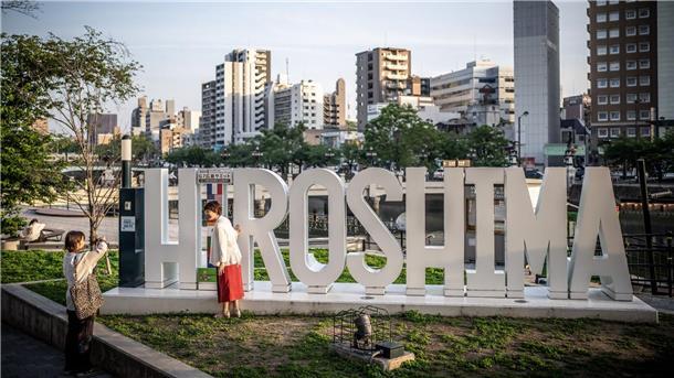 Atombombenopfer appellieren: Kein Frieden mit Nuklearwaffen Die Skyline von Hiroshima, Stadt des ersten Atombombenabwurfs im Süden von Japan. Ab Freitag treffen sich dort die Regierungschefs der G7-Staaten zu einem Gipfeltreffen.