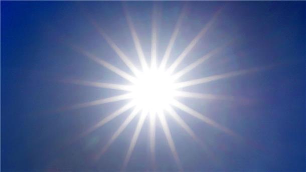 Die Sonne strahlt: Die Monate seit vergangenem November bildeten einer Analyse zufolge den bisher heißesten Zwölf-Monats-Zeitraum seit 125.000 Jahren.