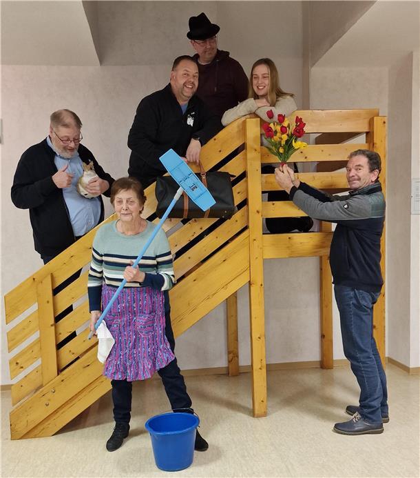 Turbulentes über Klatsch und Tratsch im Treppenhaus Die Spielschar Reitland probt für den Klassiker „Sludderkraam in‘t Treppenhuus“. Premiere ist am 10. Februar.