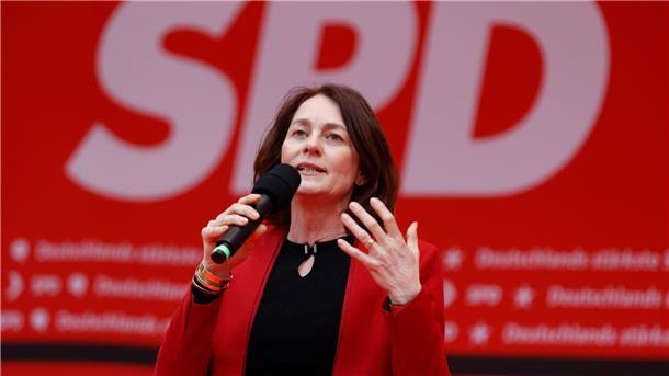 SPD empört über von der Leyen: „Öffnet Tür nach Rechtsaußen“ Die Spitzenkandidatin der SPD für die Europawahl: Katarina Barley.