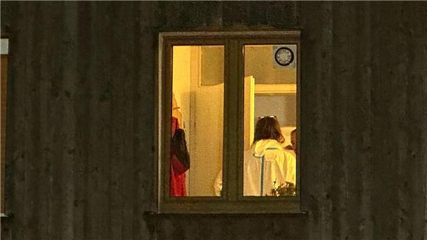 Zwei Tote nach Gewaltverbrechen in der Oberpfalz Die Spurensicherung arbeitet am Tatort in Parsberg.