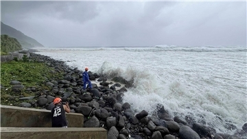 „Lebensbedrohlich“: Super-Taifun steuert auf Philippinen zu Die staatliche Wetteragentur Pagasa warnt vor lebensbedrohlichen Bedingungen.