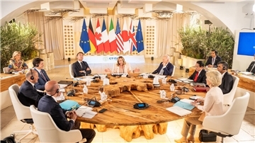 Die Staats- und Regierungschefs aus den sieben Industrienationen USA, Kanada, Großbritannien, Frankreich, Italien, Deutschland und Japan treffen sich im italienischen Borgo Egnazia bei Bari zu ihrem jährlichen Gipfel.