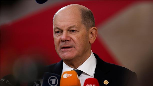 Orban gibt Blockade auf: EU beschließt neue Ukraine-Hilfen Die Staats- und Regierungschefs der Europäischen Union treffen sich in Brüssel, um die Unterstützung für die Ukraine zu diskutieren - darunter auch Olaf Scholz.