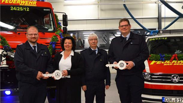 Stadt Geestland übergibt moderne Fahrzeuge an Ortsfeuerwehr Bad Bederkesa Die Stadt Geestland investiert weiter in die kommunale Gefahrenabwehr: Der Ortsfeuerwehr Bad Bederkesa sind nun zwei geländefähige Einsatzfahrzeuge übergeben worden.