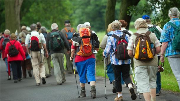 Warum höhere Sozialbeiträge immer mehr zum Problem werden Die steigende Lebenserwartung ist ein Grund für die immer zahlreicheren Älteren in Deutschland.