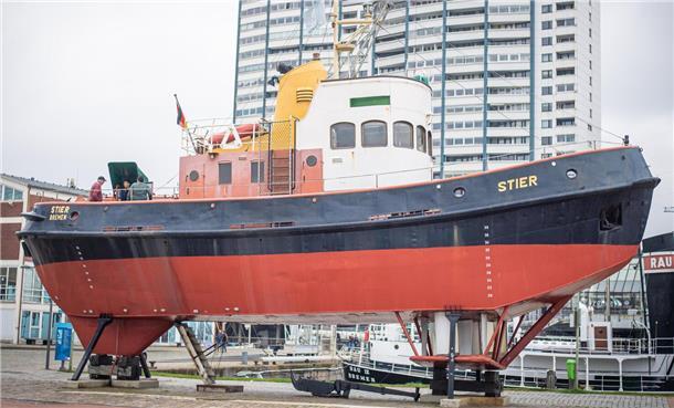 Der perfekte Tag in Bremerhaven für Fans von alten Schiffen Die „Stier“ war viele Jahre als Hafenschlepper in Bremer Häfen unterwegs.