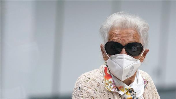 Ehemalige KZ-Sekretärin zu Bewährungsstrafe verurteilt Die Strafkammer verurteilt die 97 Jahre alte Irmgard F. zu einer Strafe von zwei Jahren auf Bewährung.