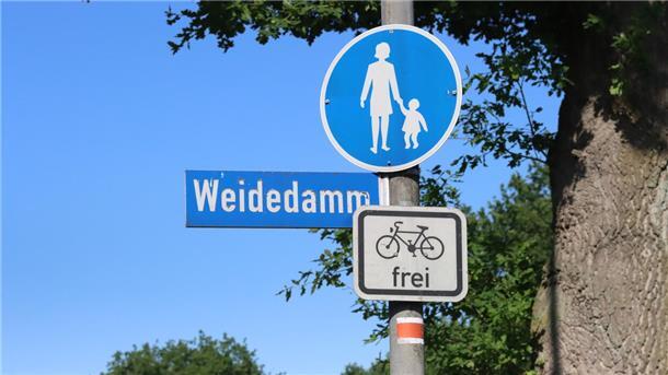 Die Straße Weidedamm in Tarmstedt soll einen Regenwasserkanal bekommen. Die Anlieger sind gegen den Ausbau, den sie teilweise bezahlen sollen. Jetzt hat der Rat einen Beschluss gefasst.