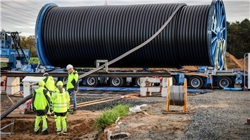 Die Stromtrasse Suedlink soll Strom aus Erneuerbaren Energien von Norddeutschland in den Süden transportieren. (Archivbild)