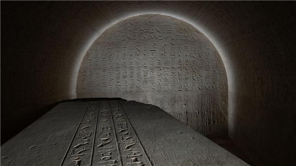 Neuer Fund bringt Licht ins Alte Ägypten Die Südwand der Grabkammer und der Deckel des Sarkophags von Djehutiemhet: Tschechische Forscher haben ein reich verzierte Grab entdeckt.
