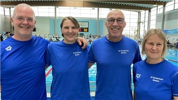  Henry Felske, Gisa Tantzen, Ronald Horrmann sowie Iris Heimann sind Mastersschwimmer vom SV Nordenham