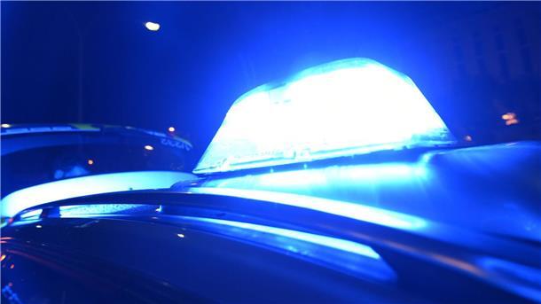 Buntmetalldiebe in Scheeßeler Betrieb: Polizei sucht Zeugen Blaulicht.