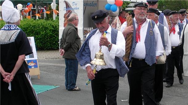 Die Tampentrekker, bekannter Shantychor aus Hamburg durch Inas Nacht, ist wieder beim nächsten Zevener Matjesfest dabei.