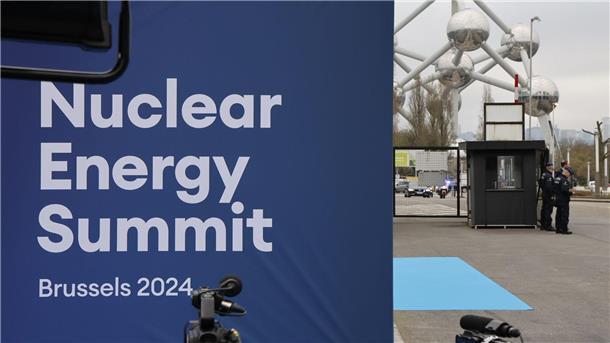 Staaten kündigen beschleunigten Ausbau von Atomkraft an Die Teilnehmerinnen und Teilnehmer des internationalen Gipfeltreffens für Atomenergie haben sich nicht nur für den Bau neuer AKW, sondern auch für die Verlängerung der Lebenszeit bestehender Anlagen ausgesprochen.