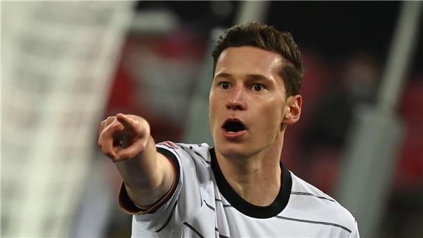 Die Terroranschläge von Paris vor zehn Jahren lassen Ex-Nationalspieler Julian Draxler nicht los. (Archivbild)