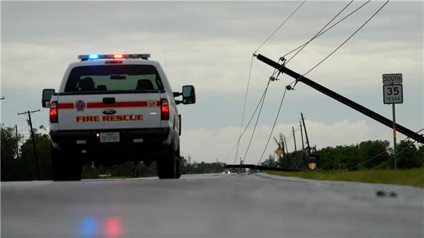 Tropensturm „Beryl“ zieht durch Texas - Mindestens vier Tote Die Texaner sollten sich in den betroffenen Gebieten von den Straßen fernhalten.