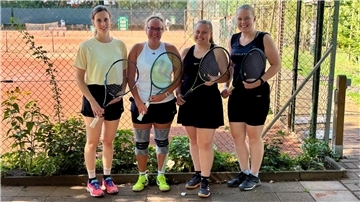 (von links) Joana Wiemers, Katharina Bultmann, Jana Okrey und Vivien Zobel