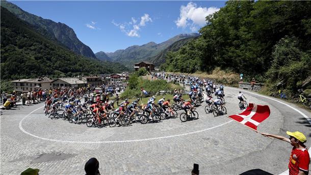 Wo die Tour de France live zu sehen ist Die Tour de France ist auf mehreren TV-Kanälen zu verfolgen.