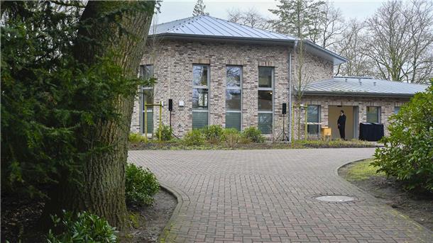 Das Foto zeigt die Kapelle auf dem Rotenburger Waldfriedhof.