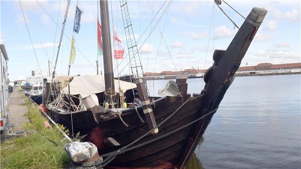Die Kogge „Ubena“ schlägt vor Wremen leck – Passagiere und Schiff gerettet Die „Ubena von Bremen“ hatte sich bei Wremen festgefahren.