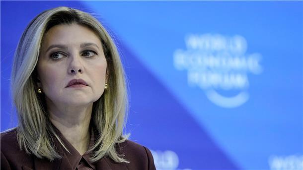 Globale Krisen dominieren Weltwirtschaftsforum in Davos Die ukrainische First Lady, Olena Selenska, mahnte die Unternehmer, Staats- und Regierungschefs in ihrer Eröffnungsrede eindringlich, ihren Einfluss stärker zugunsten der Ukraine zu nutzen und forderte Waffen wie Investitionen.