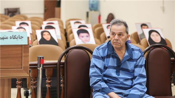 Verurteilter Deutsch-Iraner: Tochter will Deal mit Teheran Die undatierte Aufnahme zeigt den Deutsch-Iraner Djamshid Sharmahd in einem Teheraner Revolutionsgericht.