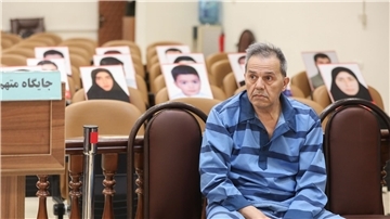 Die undatierte Aufnahme zeigt Djamshid Sharmahd in einem Teheraner Revolutionsgericht. Der Deutsch-Iraner ist in einem umstrittenen Prozess zum Tode verurteilt worden.