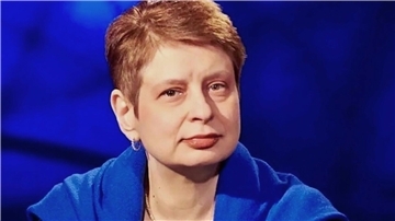 Die undatierte, von den Salzburger Festspielen herausgegebene, Aufnahme zeigt Nina Chruschtschowa, Urenkelin des einstigen sowjetischen KP-Parteichefs, die am 26. Juli 2024 die Eröffnungsrede bei den Salzburger Festspielen 2024 halten wird.