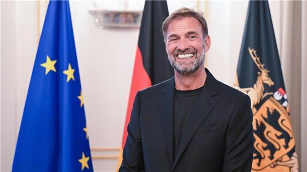 Die Unterschrift von Jürgen Klopp bei Red Bull sorgt für enormes Medieninteresse.