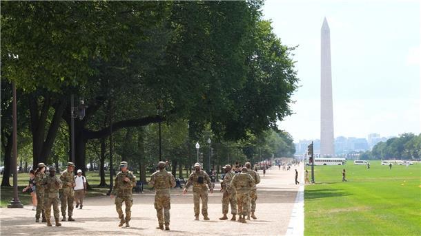 Washington verklagt US-Regierung wegen Eingriff bei Polizei Die US-Regierung hat Washington unter Bundeskontrolle gestellt - die Nationalgarde patrouilliert durch die Hauptstadt.