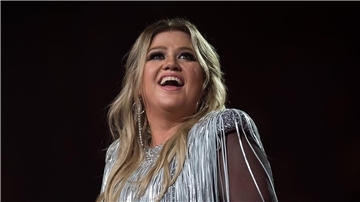 Die US-Sängerin Kelly Clarkson bringt im Juni ein neues Album raus.