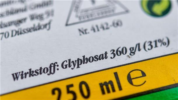 Glyphosat - Noch keine Mehrheit für neue Zulassung in Sicht Die Verpackung eines Unkrautvernichtungsmittel, das den Wirkstoff Glyphosat enthält.