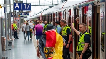 Die Versprechungen der Deutschen Bahn vor der EM seien „mehr als optimistisch“ gewesen, kritisiert der Fahrgastverband Pro Bahn.