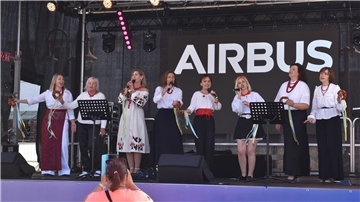 Die von Frauen aus der Ukraine gebildete Gesangsgruppe Seelenblumen war am Sonnabend beim Konzert der Chöre zu hören.