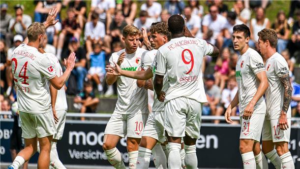 Die Vorbereitung der Augsburger war alles andere als überzeugend. Die Mannschaft ließ Grundlegendes bezüglich Taktik und Spielidee vermissen.