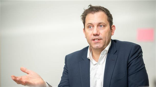 Die Wanderausstellung wird auf Initiative des Bundestagsabgeordneten Lars Klingbeil im Wahlkreis Rotenburg gezeigt. 