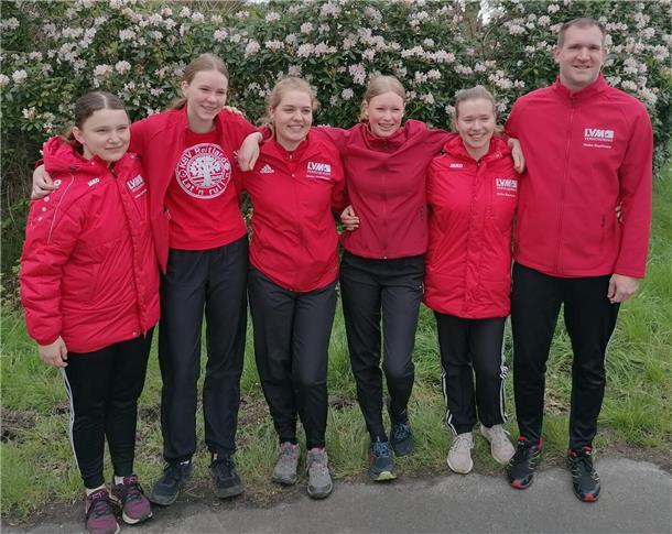 Kyra Wulff, Janne Vollers, Lina Thienken, Mandy Sanders, Gebke Suhr und Christian Zierbold