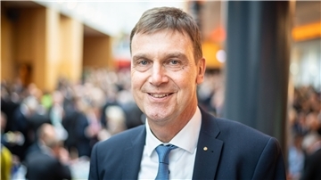 „Die Welle brechen“: Landrat Kai-Uwe Bielefeld (parteilos) will die Kapazitäten beim Gesundheitsamt ausbauen.