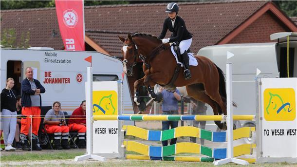 Springreiten beim Reitturnier der TG Weser-West