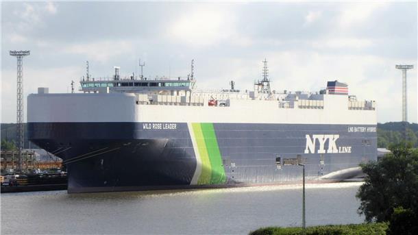 „Die Wild Rose Leader“ hat am Autoterminal der BLG festgemacht.