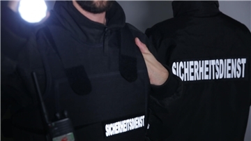 Mitarbeiter eines Sicherheitsdienstes