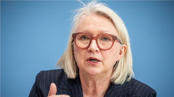 Witwenrente: Bundesregierung gegen „Wirtschaftsweisen“-Idee Die „Wirtschaftsweise“ Monika Schnitzer hat einen Vorstoß zur Witwenrente gemacht.
