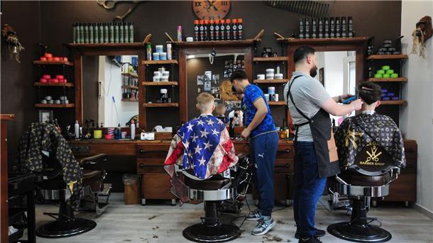 Preise für Friseur-Besuch deutlich gestiegen Die Zahl der Barbershops ist deutlich gestiegen. (Archivbild)